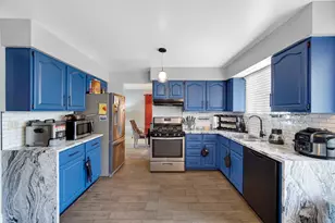 18443 Maple St, Lansing, IL 60438 - Photo 4