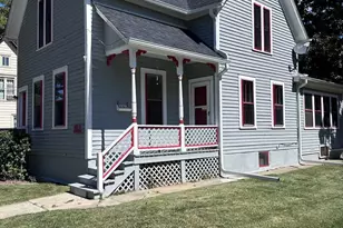 431 N Crystal St, Elgin, IL 60123 - Photo 2