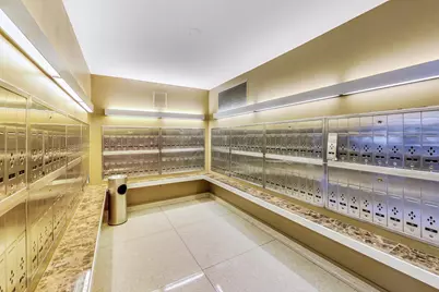 555 W Cornelia Avenue #1011, Chicago, IL 60657 - Photo 8