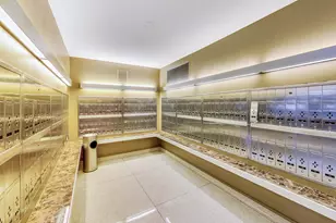 555 W Cornelia Ave, Chicago, IL 60657 - Photo 8