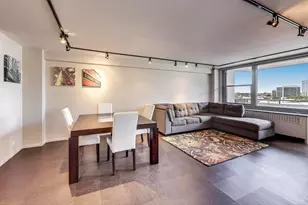 555 W Cornelia Ave, Chicago, IL 60657 - Photo 10