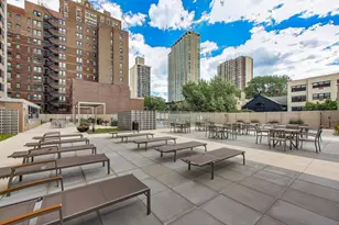 555 W Cornelia Ave, Chicago, IL 60657 - Photo 20