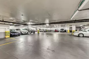 555 W Cornelia Ave, Chicago, IL 60657 - Photo 24