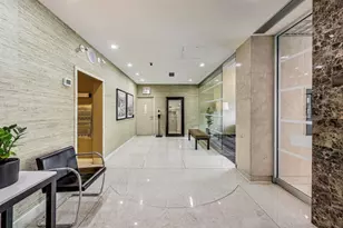 555 W Cornelia Ave, Chicago, IL 60657 - Photo 6