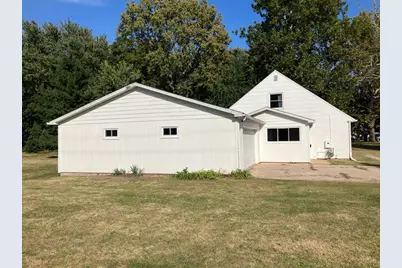 910 W 19th Street, Sterling, IL 60181 - Photo 26