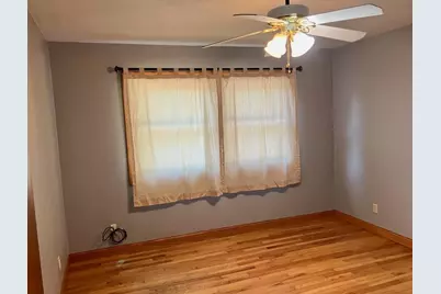 910 W 19th Street, Sterling, IL 60181 - Photo 12