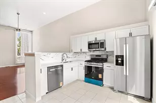 363 Oaktree Ct, Hoffman Estates, IL 60169 - Photo 8