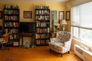 2424 W Estes Ave, Chicago, IL 60645 - Photo 4