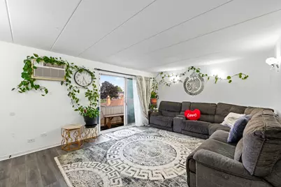 [Address not provided], Worth, IL 60482 - Photo 6