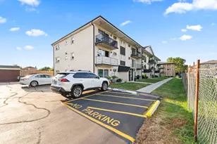 [Address not provided], Worth, IL 60482 - Photo 2