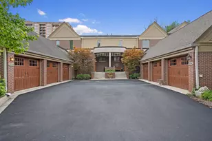 1218 Hawthorne Ct, Hinsdale, IL 60521 - Photo 1