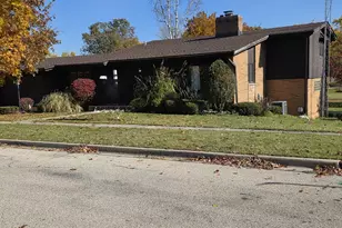 1546 Wheeler St, Woodstock, IL 60098 - Photo 2