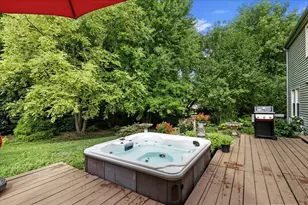 1554 Deer Run, Gurnee, IL 60031 - Photo 2