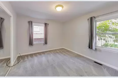 927 Half Day Road, Highland Park, IL 60035 - Photo 8