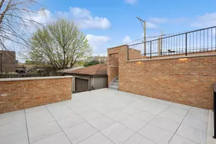 2434 W Superior St, Chicago, IL 60612 - Photo 44