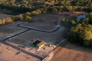 128 Allison Rd, Lexington, IL 61753 - Photo 4