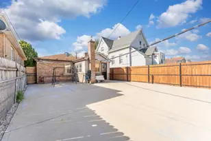 5322 W Addison St, Chicago, IL 60641 - Photo 18