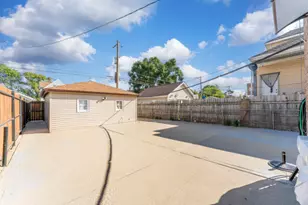 5322 W Addison St, Chicago, IL 60641 - Photo 20