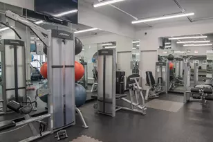 655 W Irving Park Rd, Chicago, IL 60613 - Photo 30