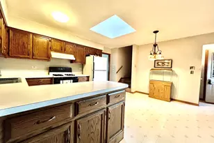 7632 Hanover Dr, Tinley Park, IL 60477 - Photo 8