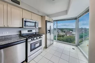 1720 Maple Ave, Evanston, IL 60201 - Photo 10