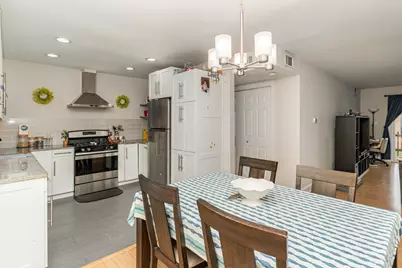 2B Kingery Quarter #207, Willowbrook, IL 60527 - Photo 6