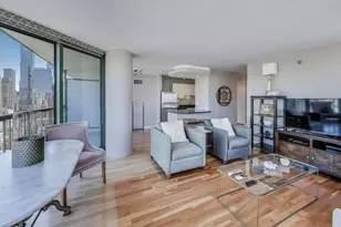 111 W Maple St, Chicago, IL 60610 - Photo 6