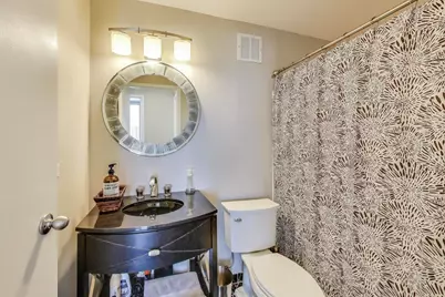 111 W Maple Street #2601, Chicago, IL 60610 - Photo 18