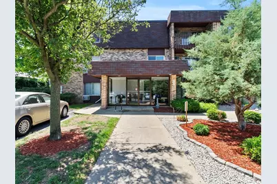 940 E Old Willow Road #305, Prospect Heights, IL 60070 - Photo 1