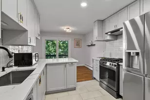 940 E Old Willow Rd, Prospect Heights, IL 60070 - Photo 6