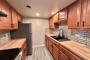 3240 N Manor Dr, Lansing, IL 60438 - Photo 6