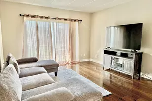 3240 N Manor Dr, Lansing, IL 60438 - Photo 2