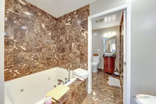 902 W Newport Ave, Chicago, IL 60657 - Photo 24