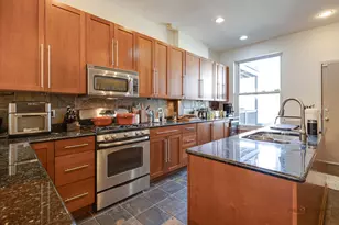 902 W Newport Ave, Chicago, IL 60657 - Photo 12