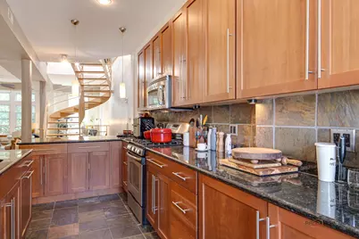 902 W Newport Avenue, Chicago, IL 60657 - Photo 14