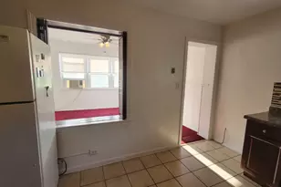 6542 N Hoyne Ave, Chicago, IL 60645 - Photo 4