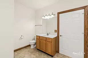 187 E Water St, Kankakee, IL 60901 - Photo 10