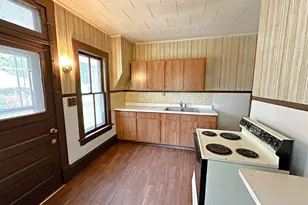 211 S Bloomington St, Streator, IL 61364 - Photo 6