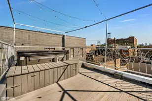 1424 W Grand Ave, Chicago, IL 60642 - Photo 20