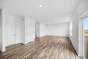 646 W Ashton Dr, Maple Park, IL 60151 - Photo 6