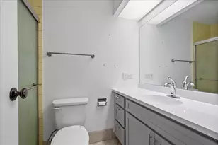 7141 N Kedzie Ave, Chicago, IL 60645 - Photo 10