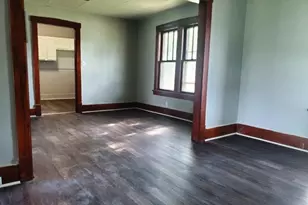 356 W Cypress St, Kankakee, IL 60901 - Photo 8