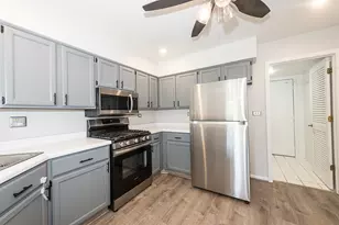 1409 Club Dr, Glendale Heights, IL 60139 - Photo 6