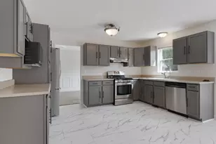 399 Fulton St, South Elgin, IL 60177 - Photo 4