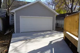 1906 S 4th St, Rockford, IL 61104 - Photo 4