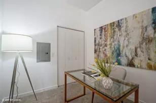 700 N Larrabee St, Chicago, IL 60654 - Photo 8