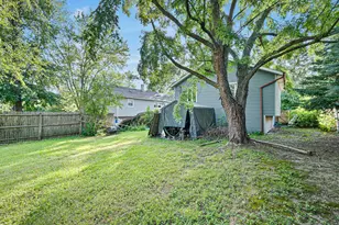 931 N Fairfield Rd, Round Lake Beach, IL 60073 - Photo 18