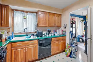 931 N Fairfield Rd, Round Lake Beach, IL 60073 - Photo 8