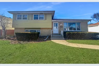 10 N Adams Drive, Addison, IL 60101 - Photo 1