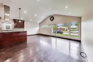 6544 N Albany Ave, Chicago, IL 60645 - Photo 2